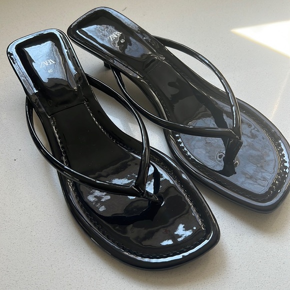 Zara Shoes - Zara black, shiny thing with 1” kitten, heel, square toe
